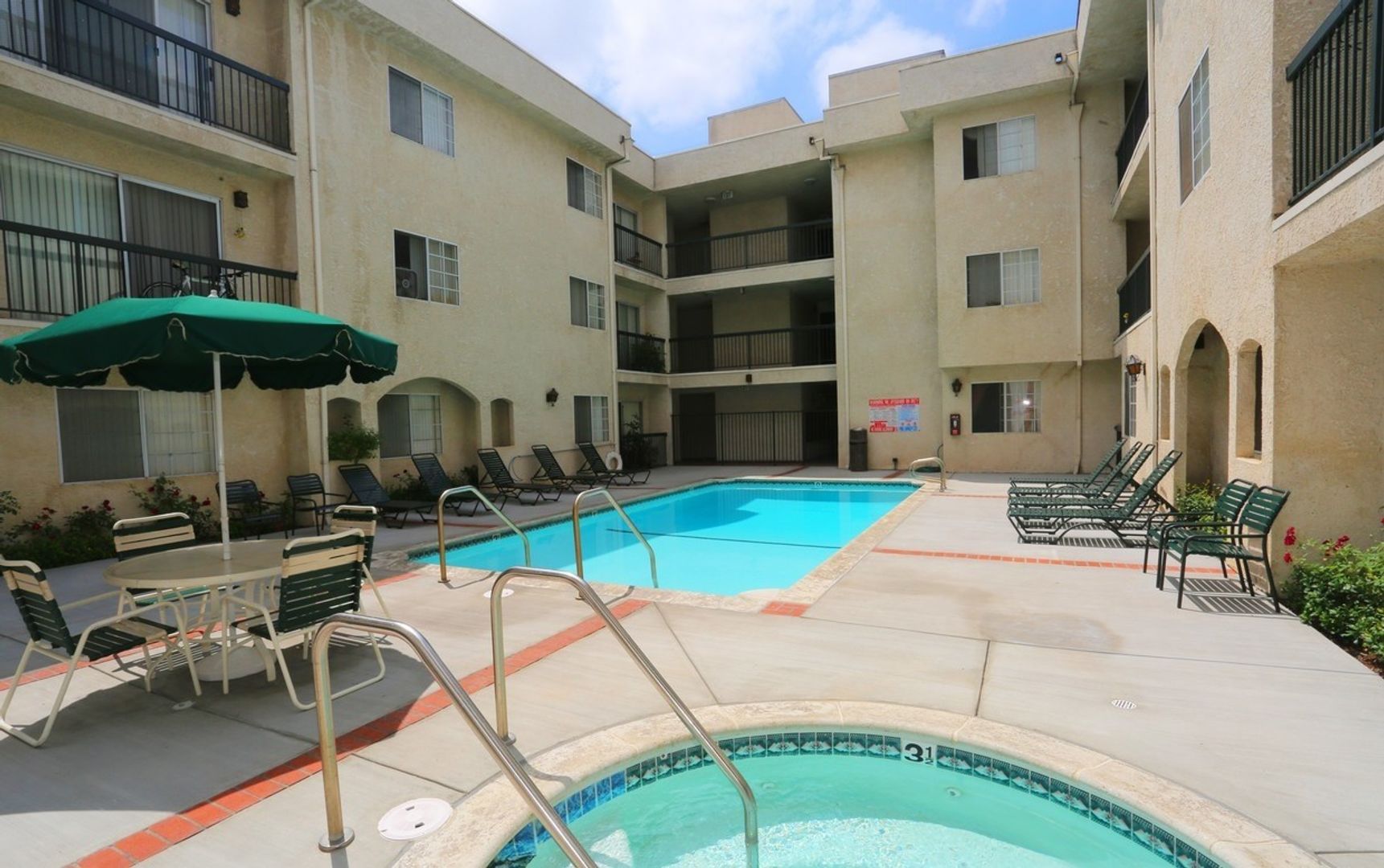 Winnetka Apartment: 20135 Keswick St