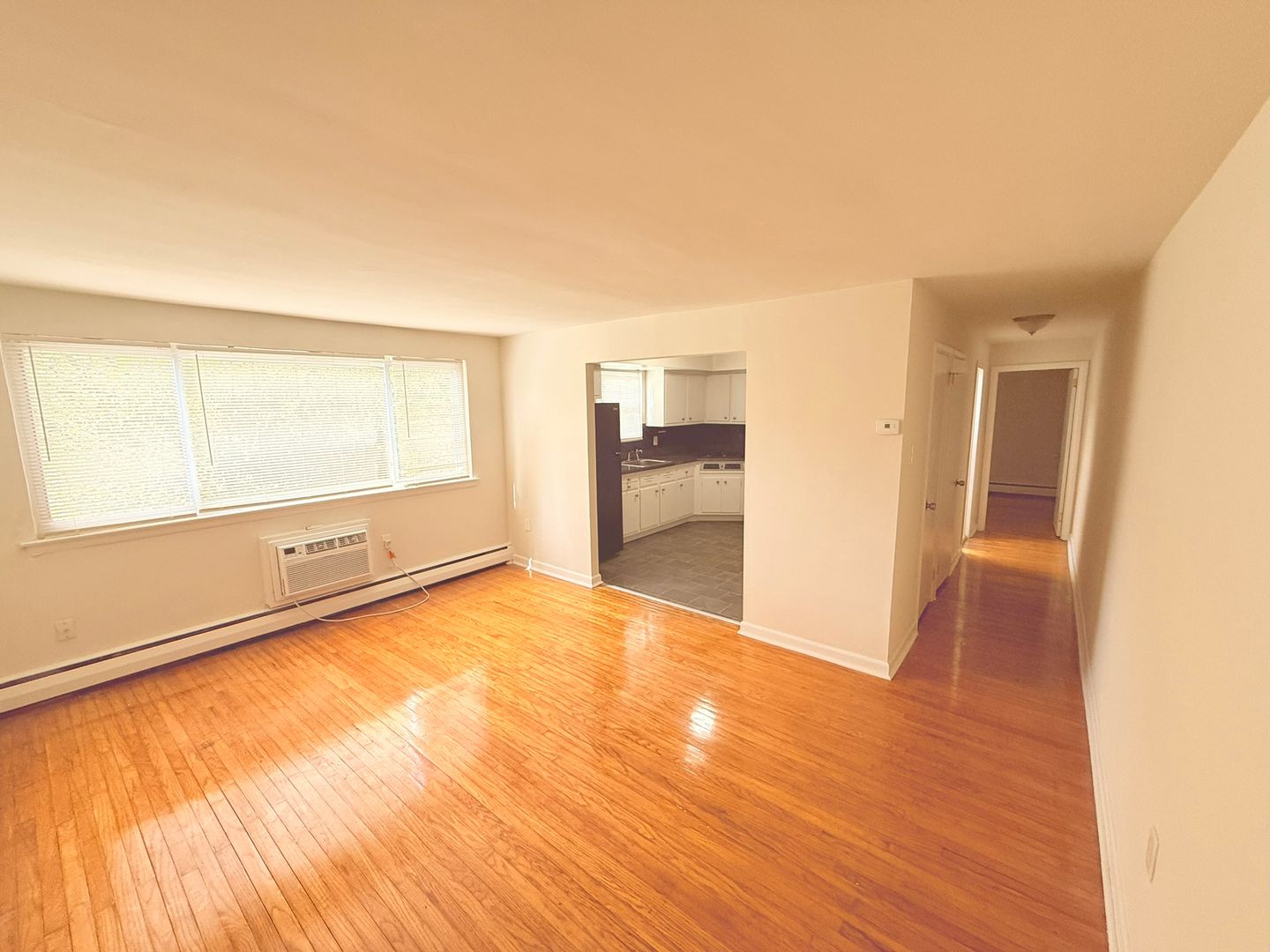 Wyncote Apartment: 615 Paxson Avenue