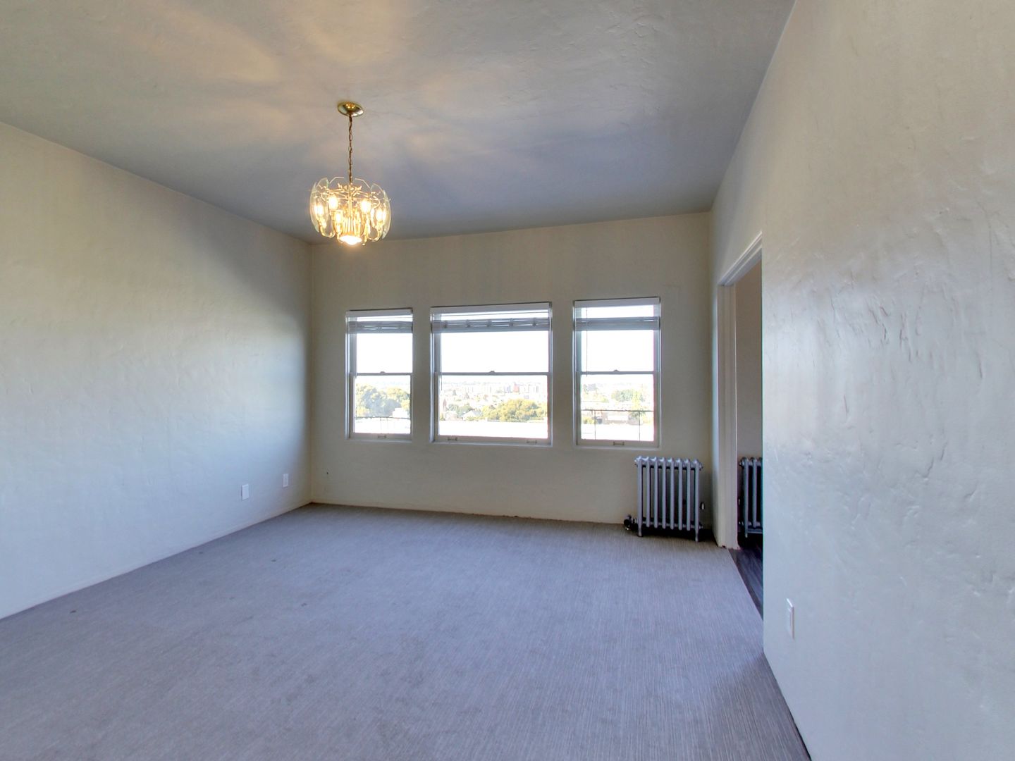 Oakland Apartment: 611 E. 20th St.