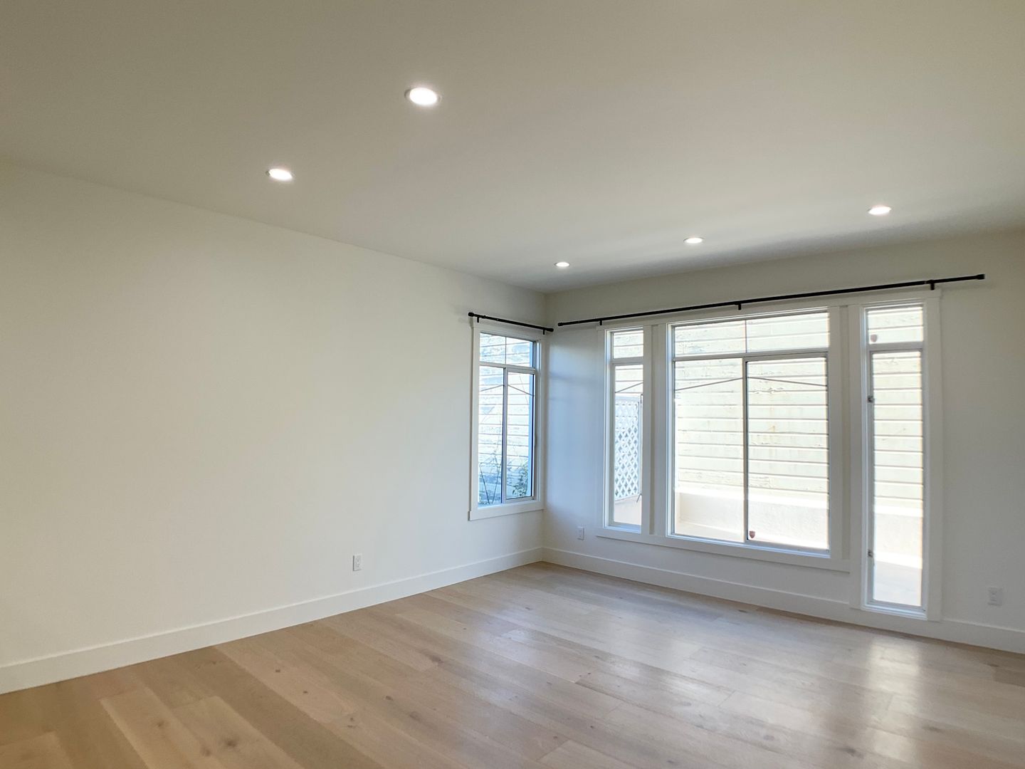 San Francisco Apartment: 1580 Beach St. - #104