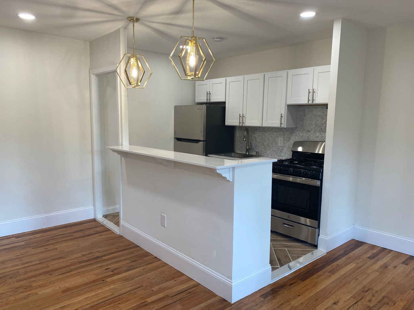 South Orange Apartment: 22 Cottage Street