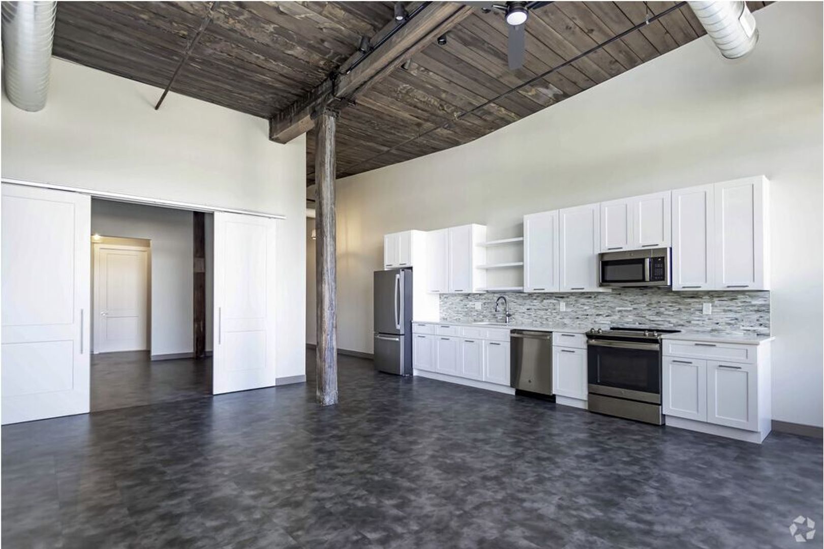 Syracuse Apartment: 600 North Franklin Street