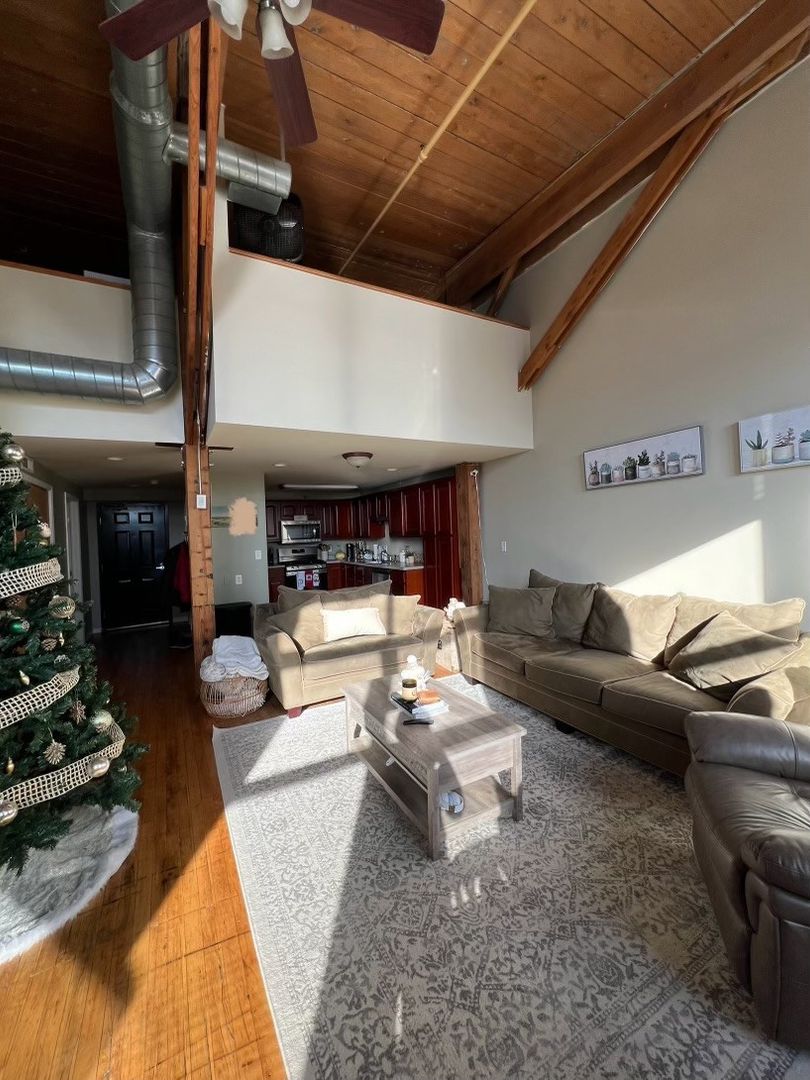 Syracuse Apartment: 689 North Clinton Street