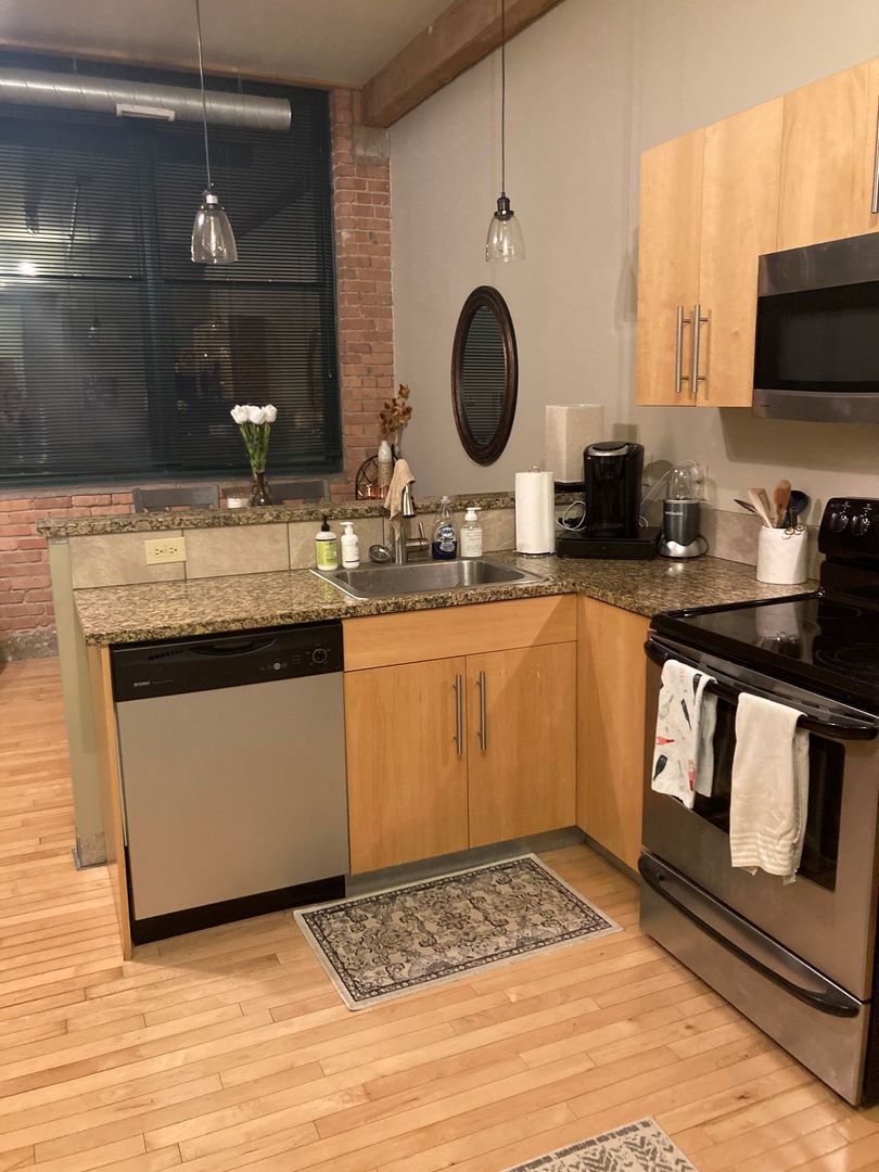 Syracuse Apartment: 689 North Clinton Street