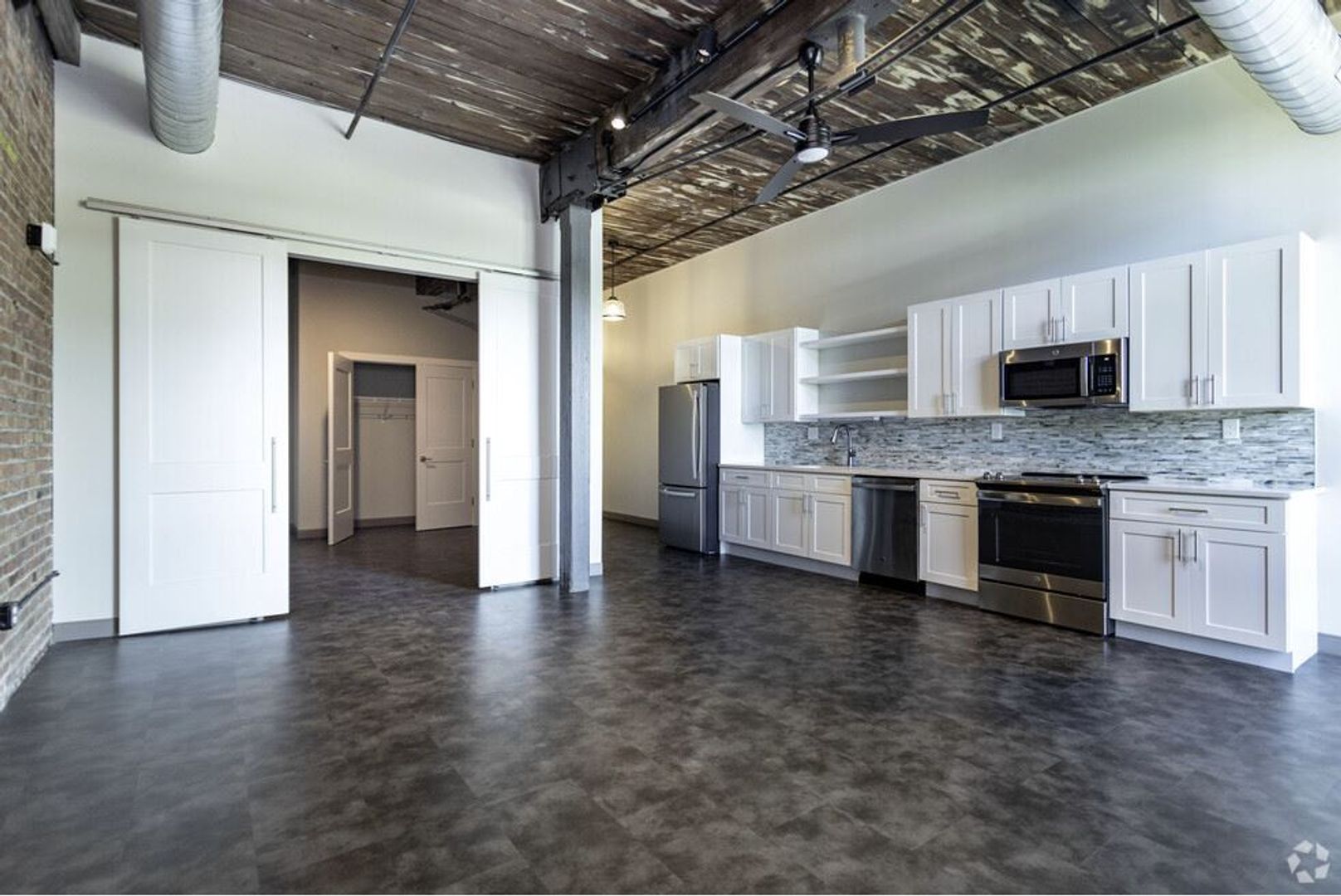 Syracuse Apartment: 600 North Franklin Street