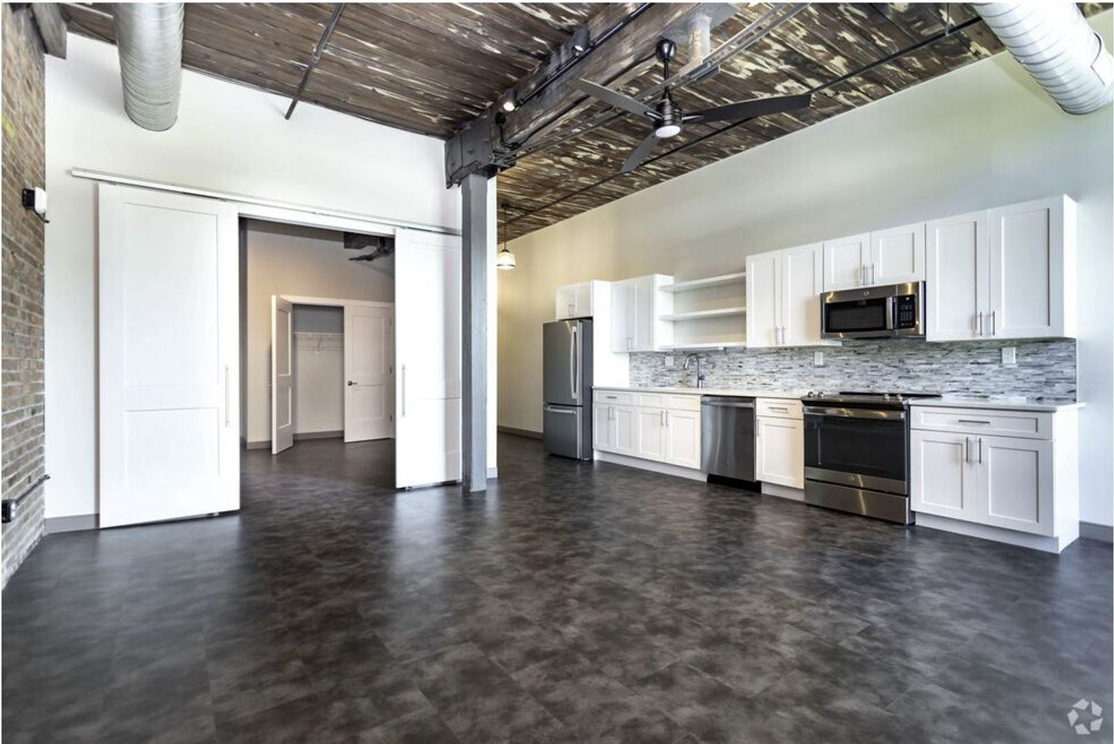 Syracuse Apartment: 600 North Franklin Street