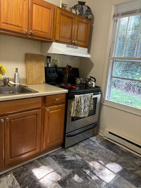 1bd close to Downtown Staunton and Mary Baldwin avail OCT