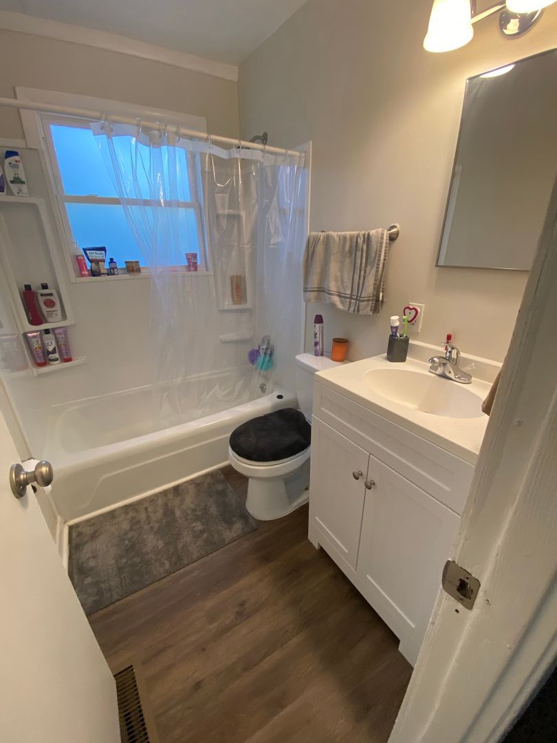 Waynesboro Apartment: 1019 Albemarle Ave