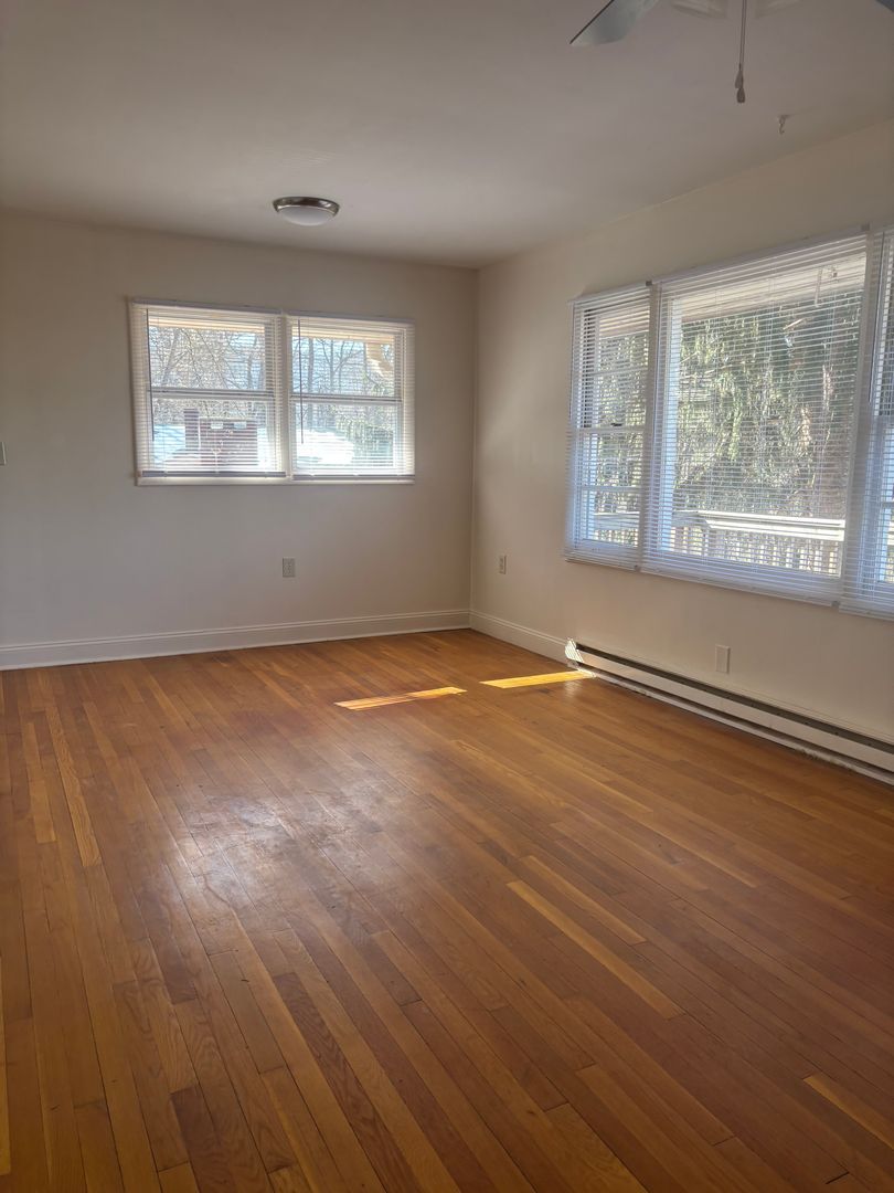 Waynesboro Apartment: 51 Redwood Lodge Lane