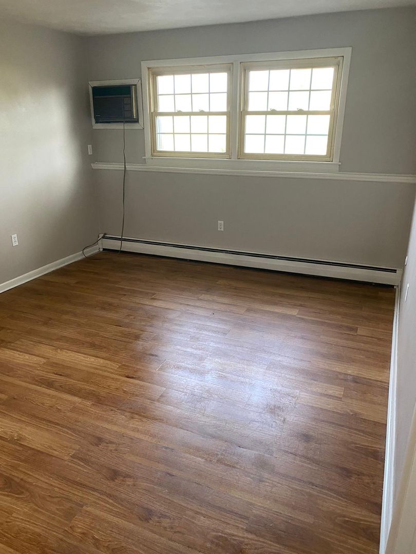 Davenport Apartment: 4241 Ripley St