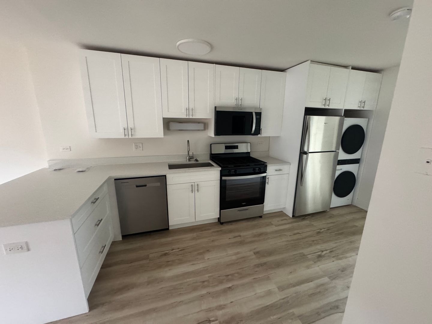 Glenview Apartment: 1644 Waukegan Rd