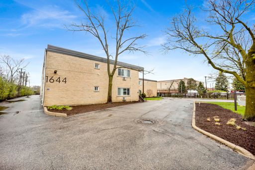 Brand New Construction 1 Bed / 1 Bath at 1644 Waukegan Rd