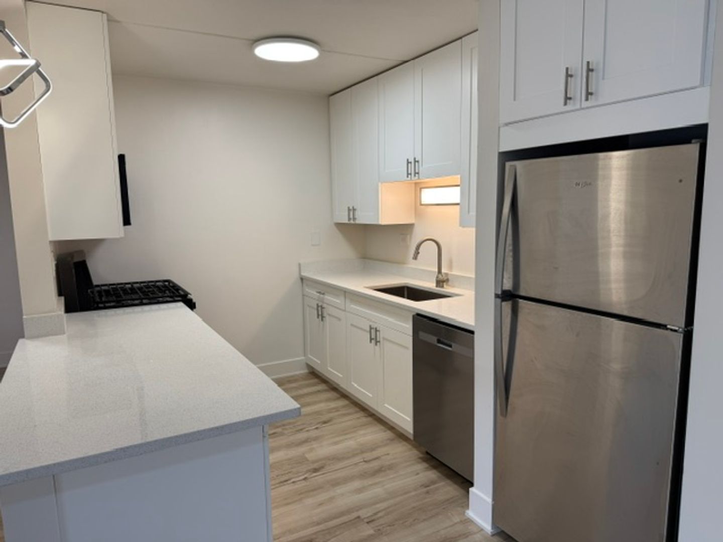 Wheeling Apartment: 62 S. Wolf Road