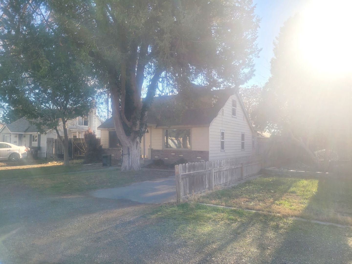 Kennewick House: 1427 W 5th Place