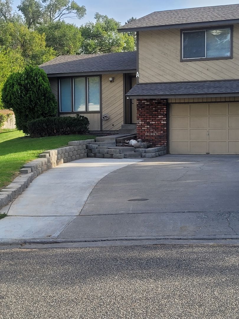 Kennewick Multiplex: 3287 W 9th Place