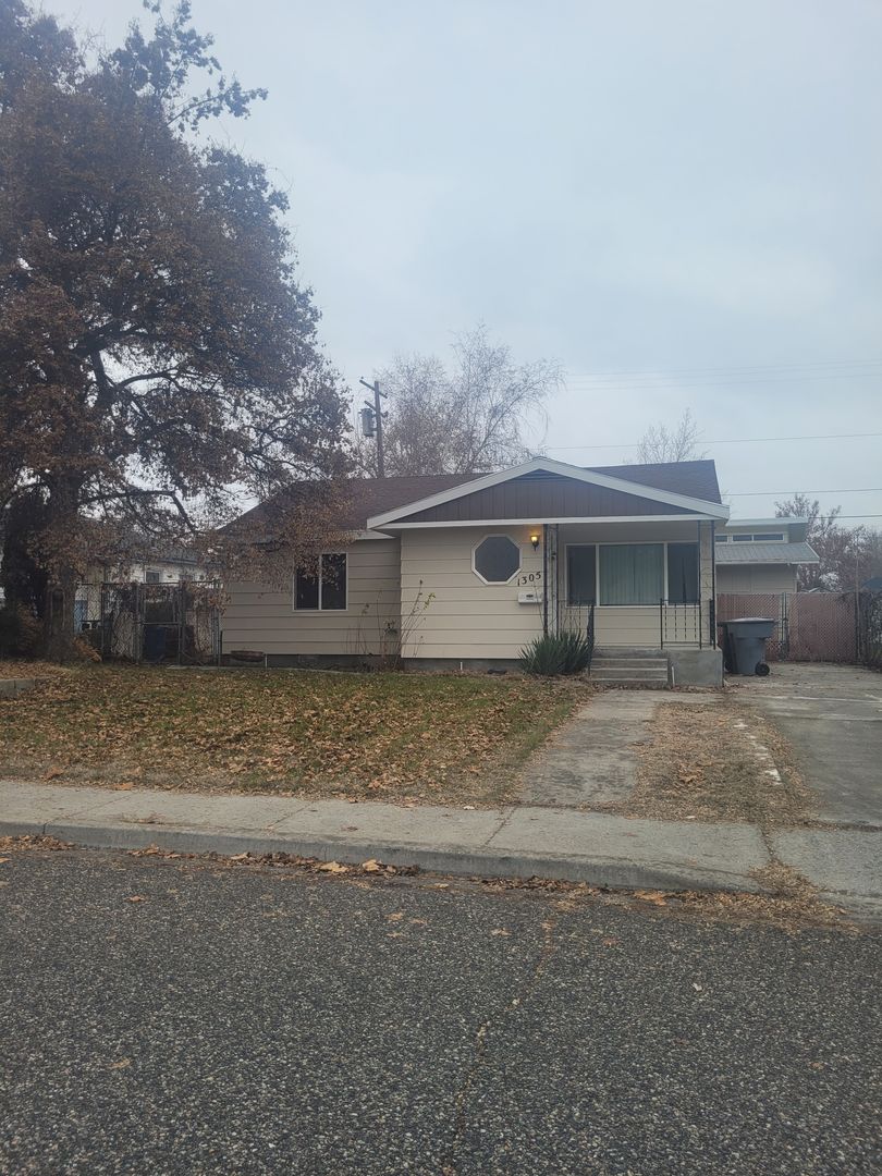 Richland House: 1305 Sanford Avenue