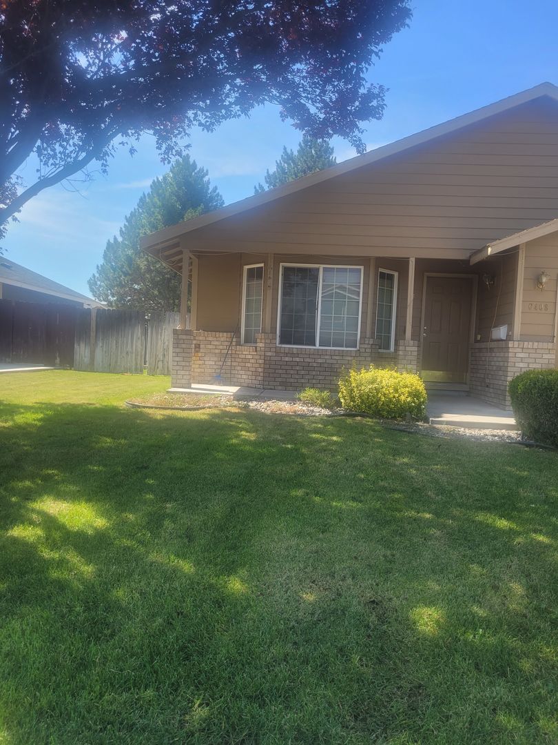Pasco House: 6408 Robinson Drive