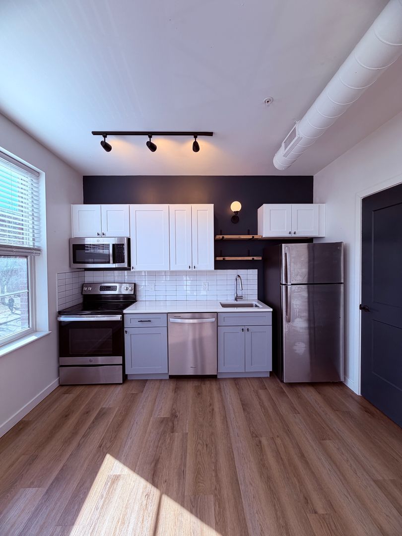 Pittsburgh Apartment: 1721 Locust Street