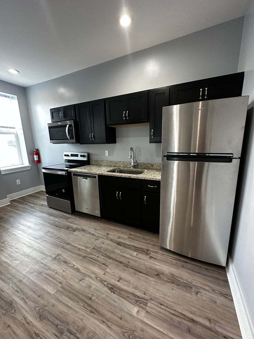 Pittsburgh Apartment: 4632 Centre Ave