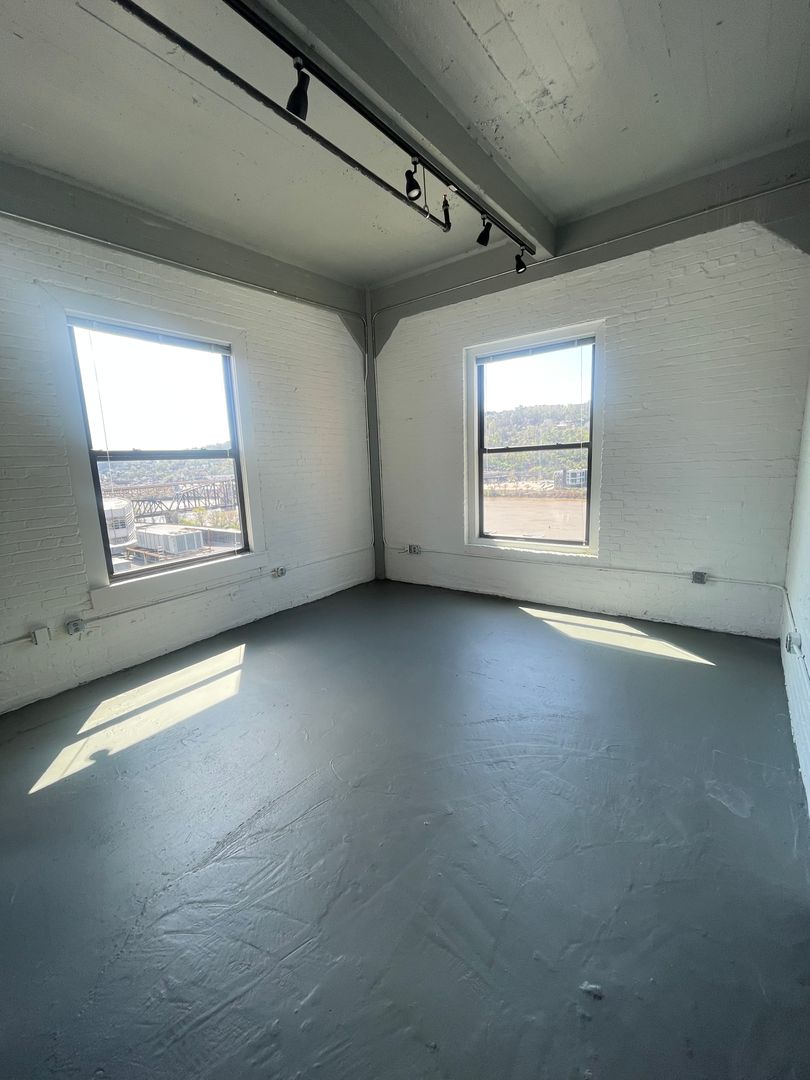 Pittsburgh Apartment: 436 First Ave