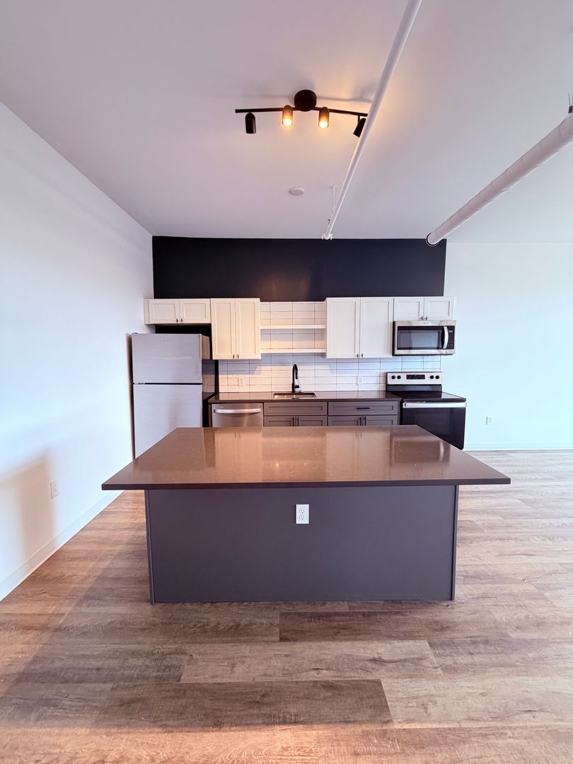 Pittsburgh Apartment: 1709-1715 5th Ave