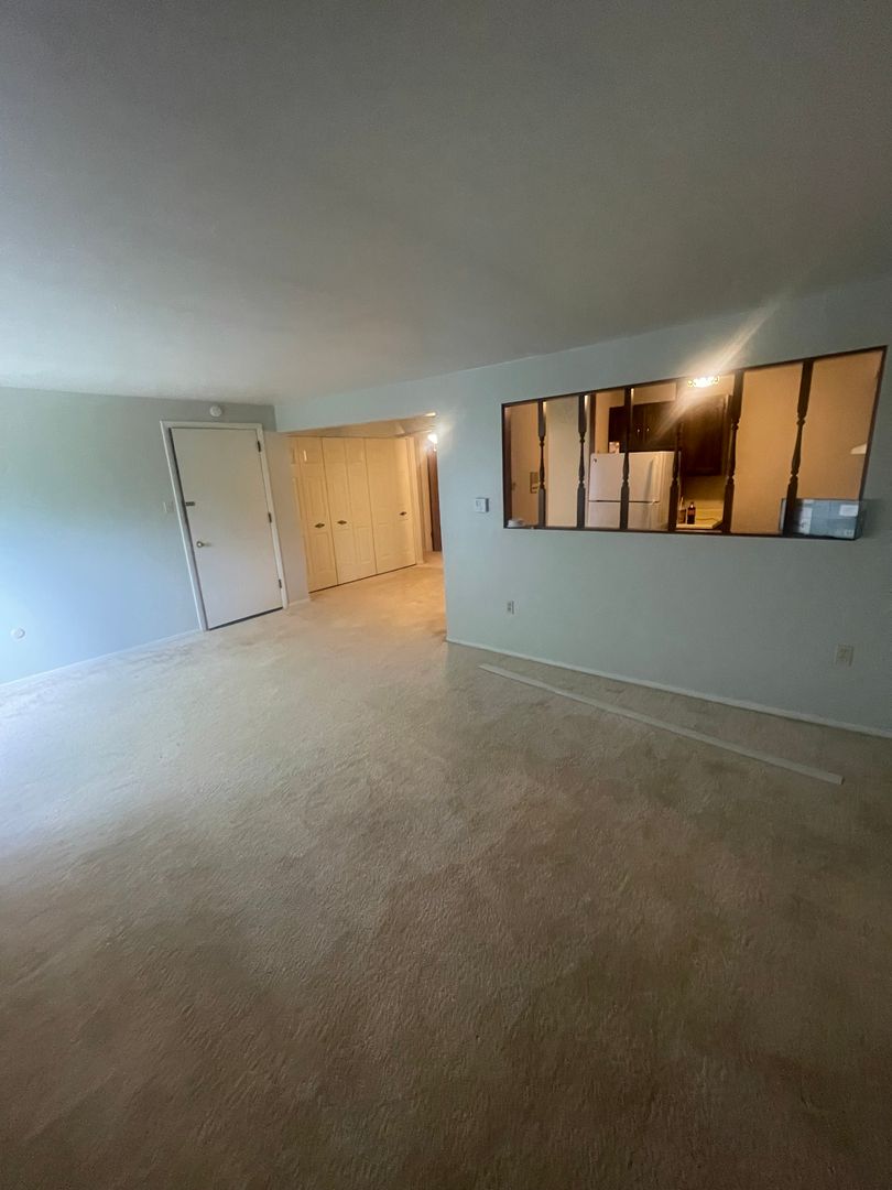 Carnegie Apartment: 815 Charles Street