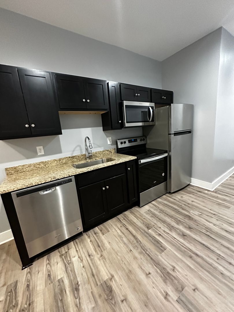Pittsburgh Apartment: 4632 Centre Ave
