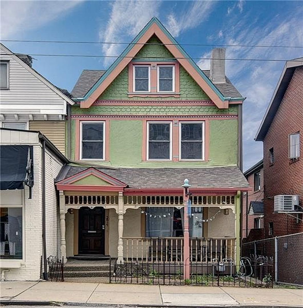 Pittsburgh House: 5817 Ellsworth Ave