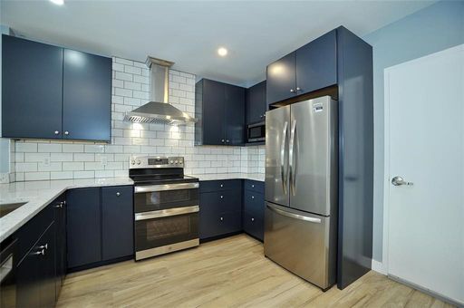 Ready Now! Stunning 12th-Floor Condo with Incredible City Views! – photo 1