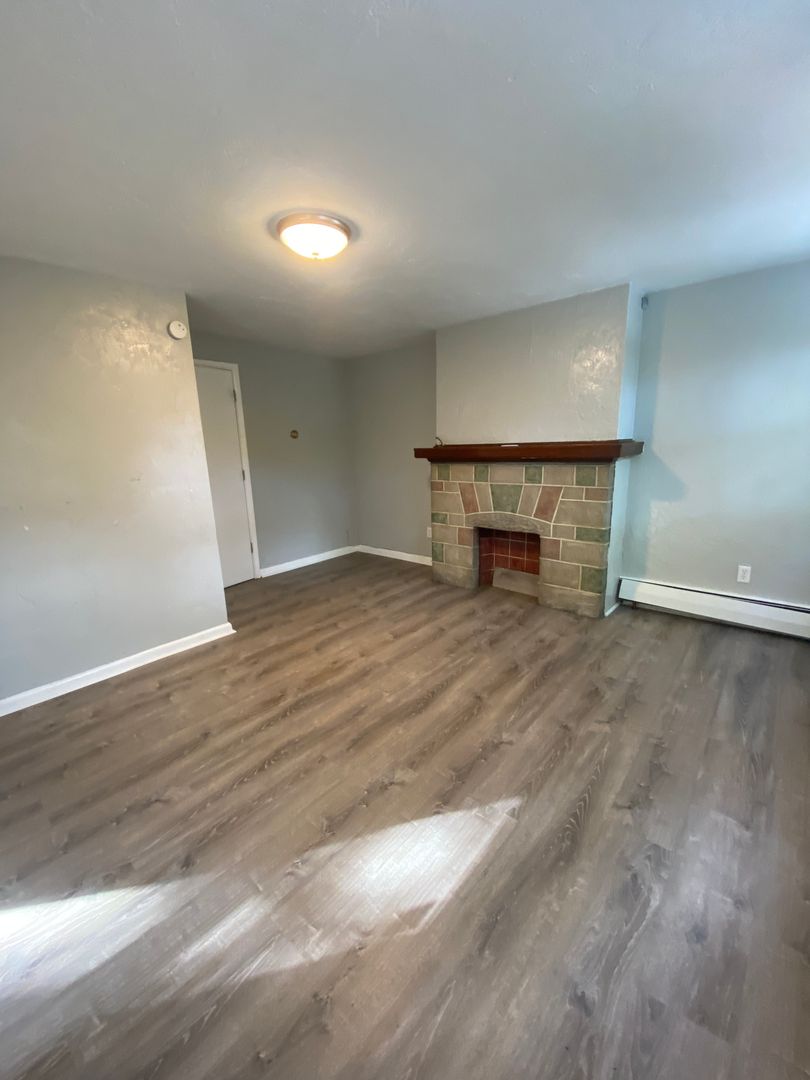 Pittsburgh Apartment: 1511 Hatteras Street