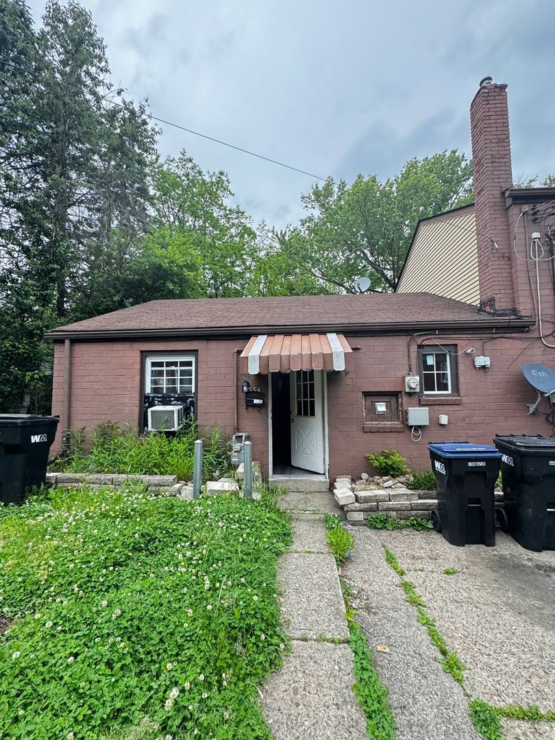 Coraopolis Apartment: 334-340 Hemlock Drive