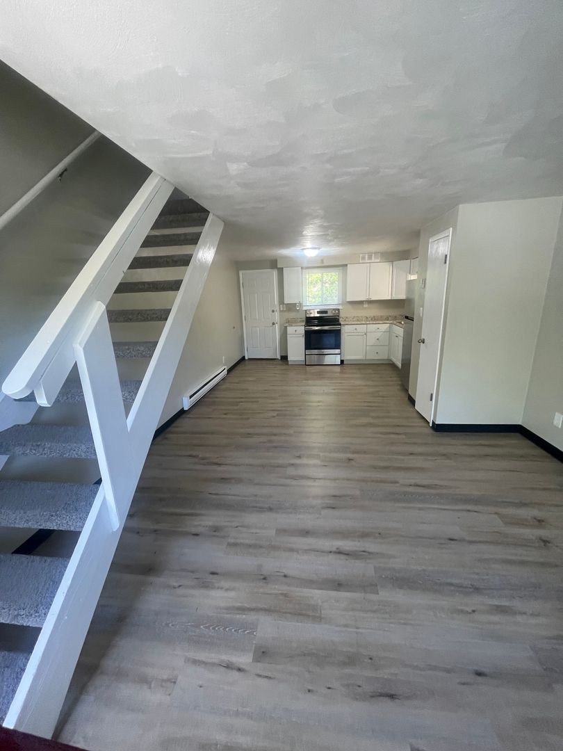 Cheswick Apartment: 101 Locust Hill Road