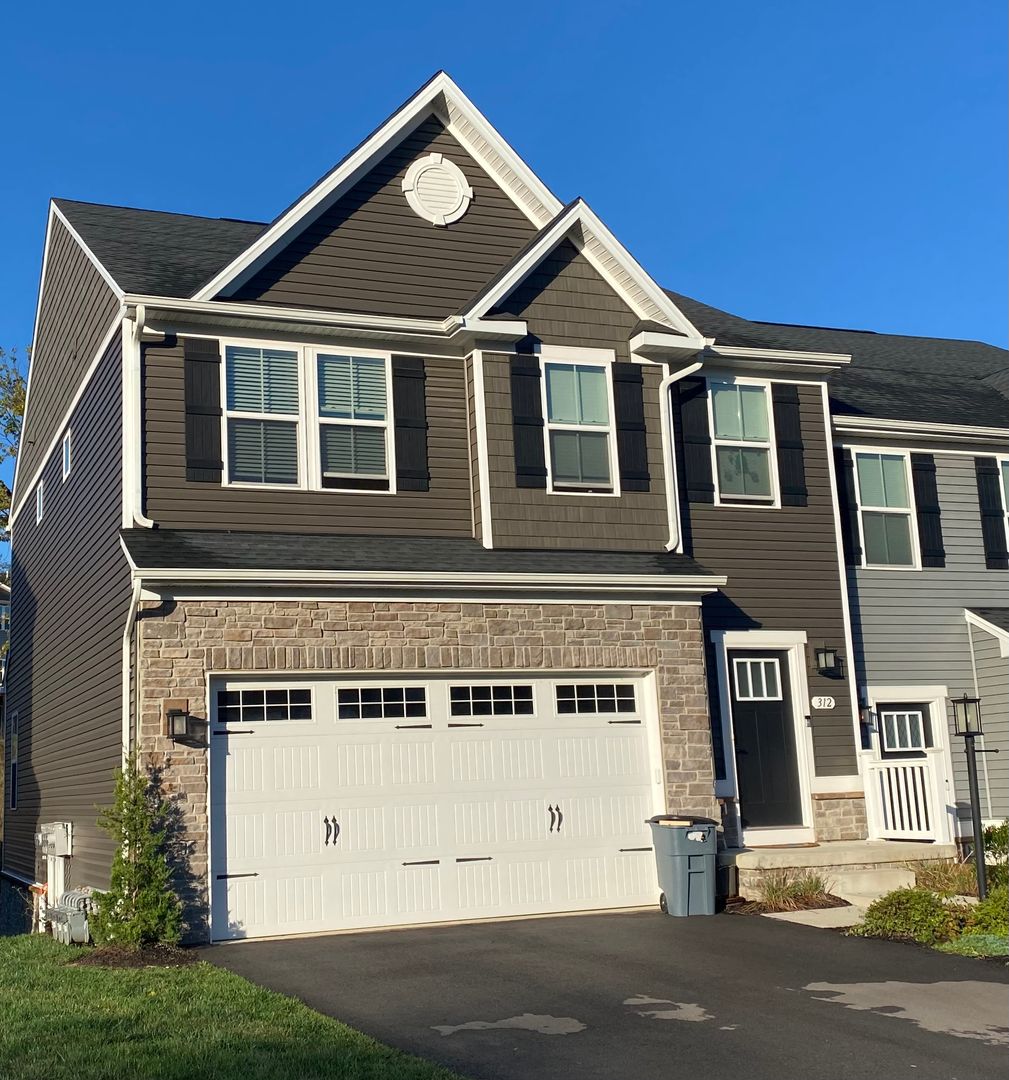 McDonald House: 312 Frances Lane