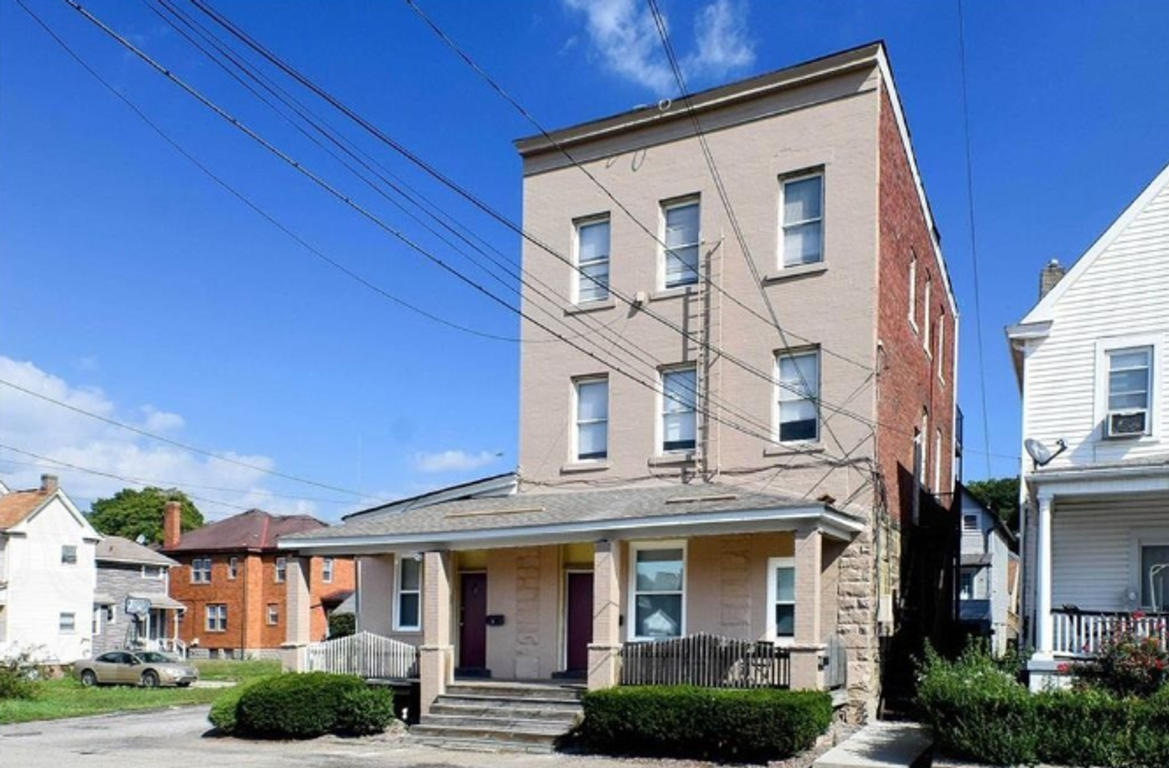 Carnegie Apartment: 215 Woodkirk Street