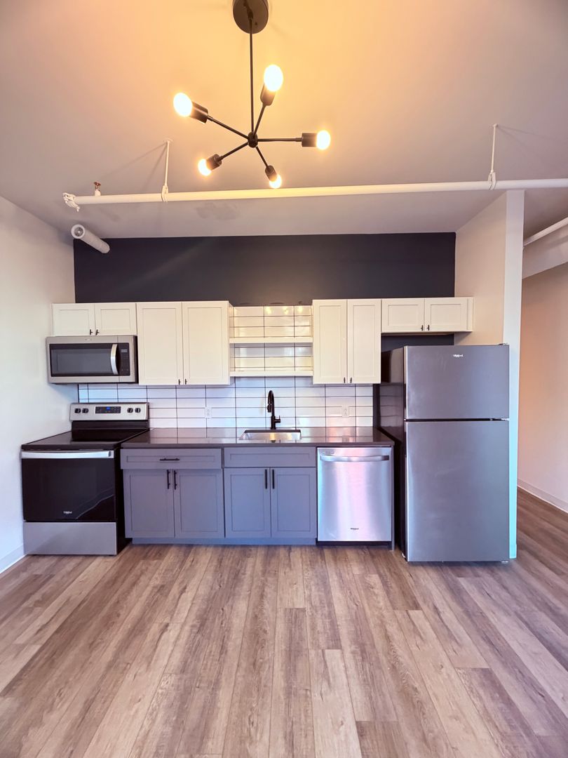 Pittsburgh Apartment: 1709-1715 5th Ave