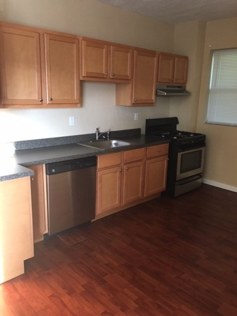 Pittsburgh Apartment: 3822 Liberty Ave.