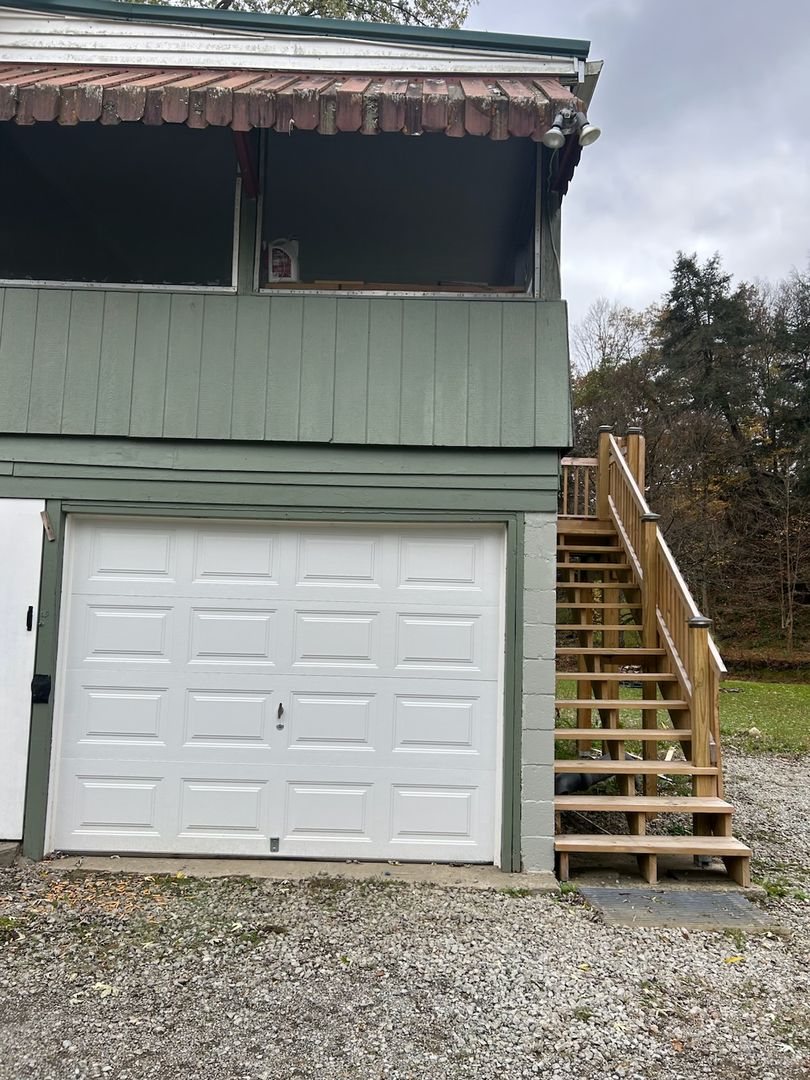 Tarentum Apartment: 3589 Bull Creek Road
