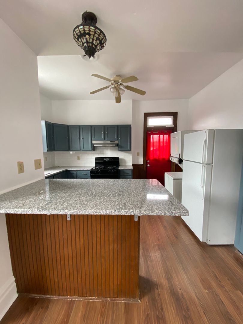 Pittsburgh Apartment: 1309 E Carson Street