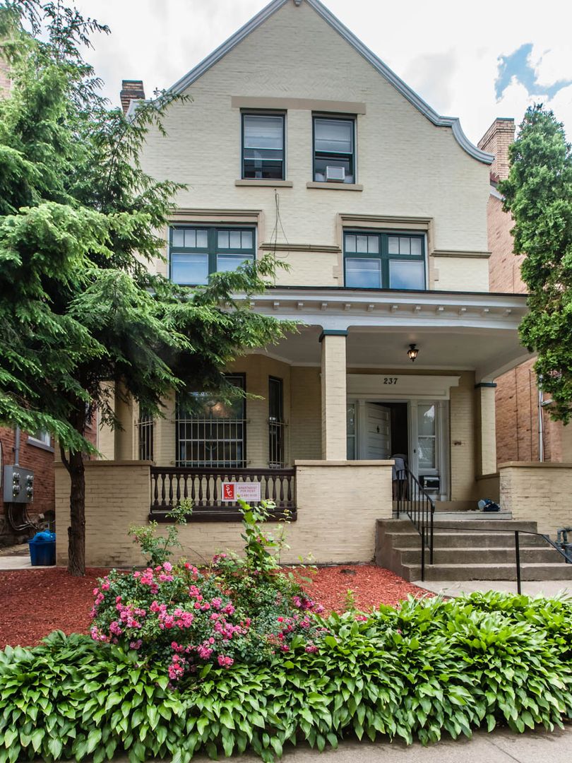 Pittsburgh Apartment: 237 N. Dithridge Street
