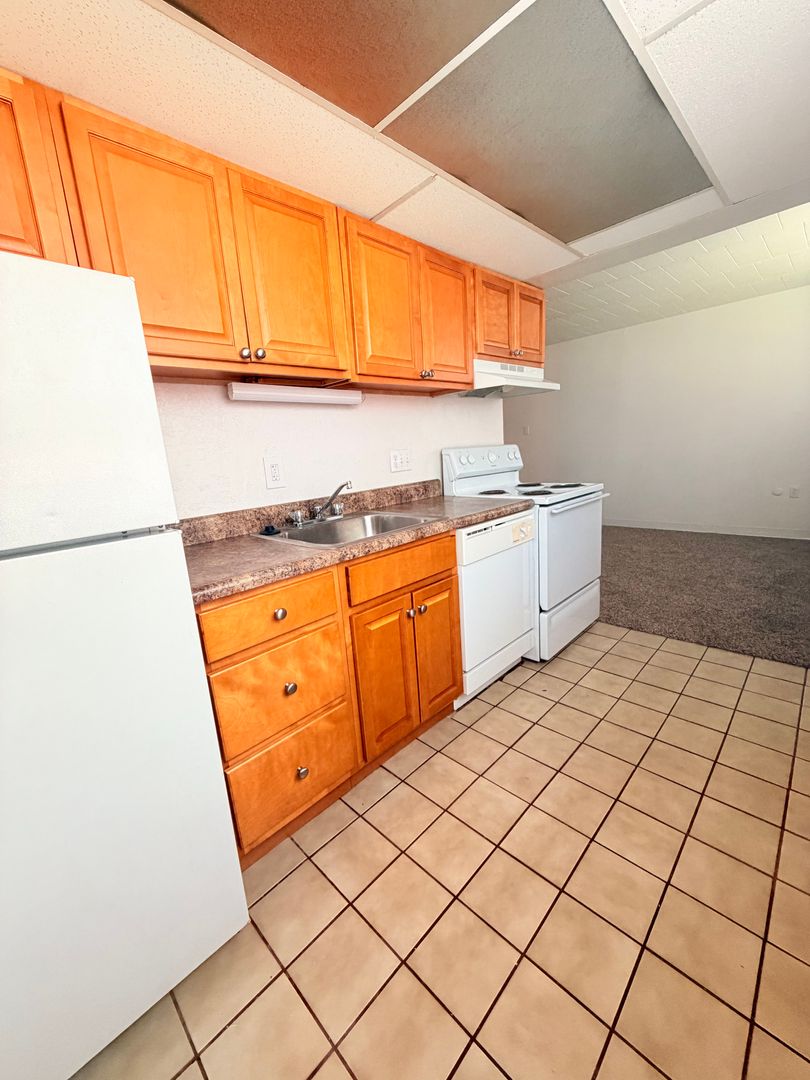 Verona Apartment: 4909 Verona Road