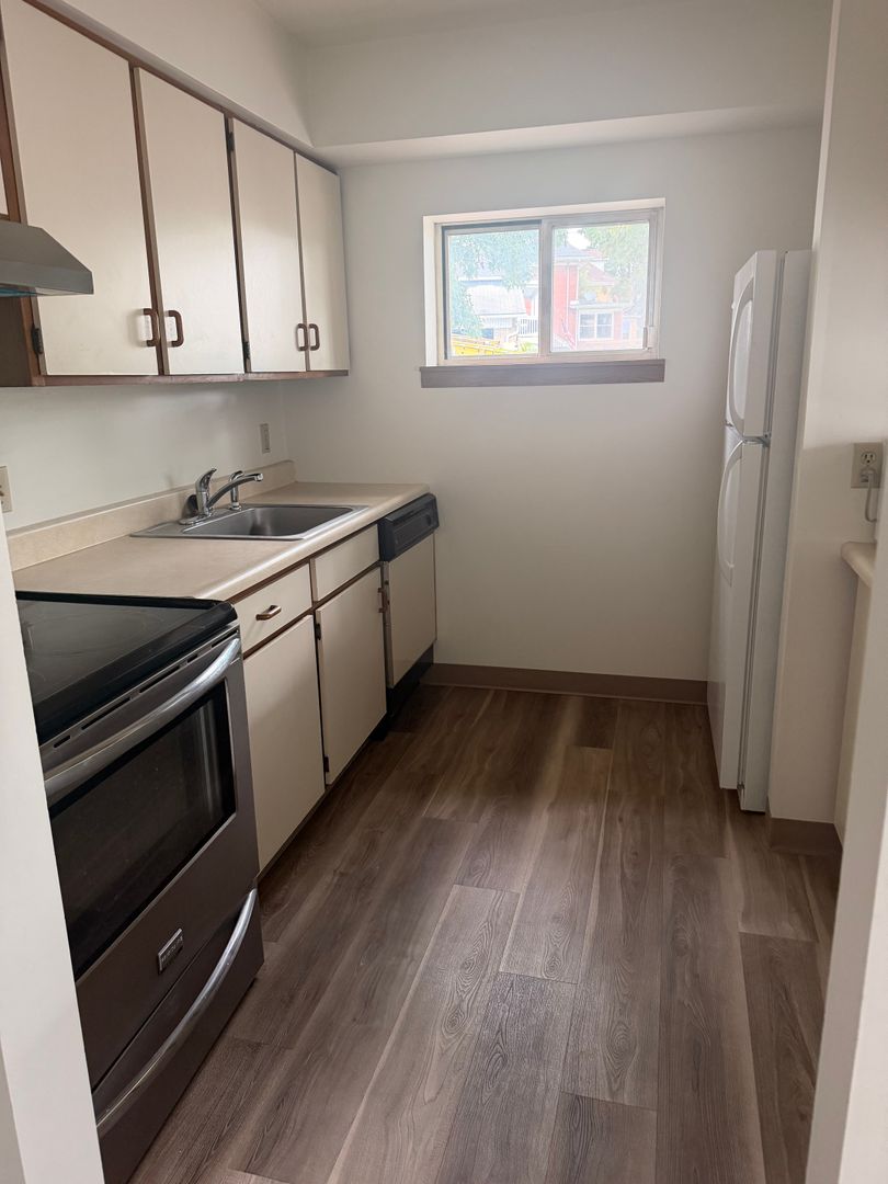 Blawnox Apartment: 401 - 407 Freeport Road