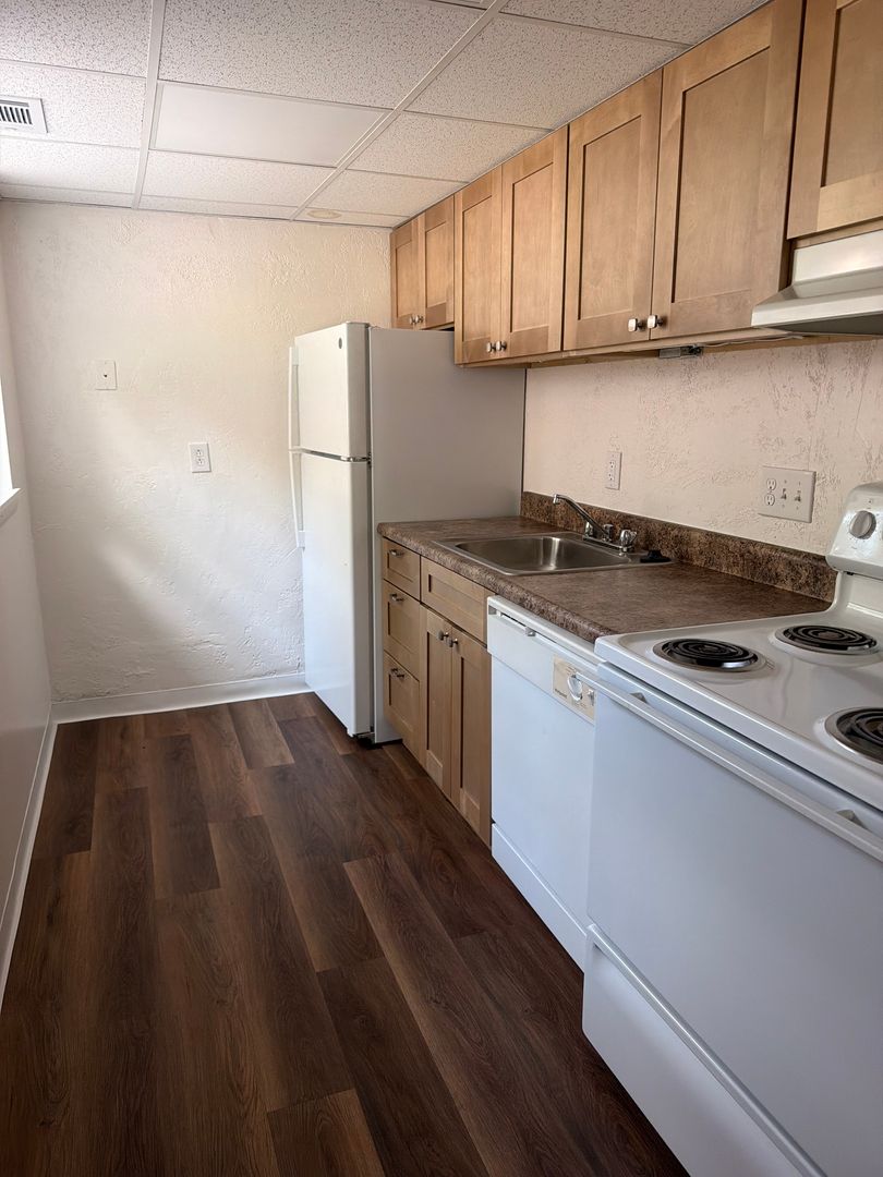 Verona Apartment: 4909 Verona Road