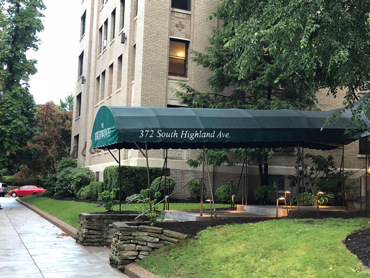 Pittsburgh House: 372 S Highland Ave Unit 201