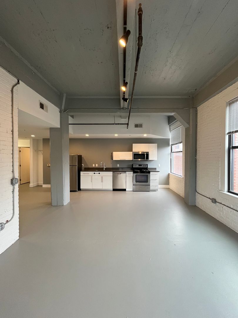 Pittsburgh Apartment: 436 First Ave