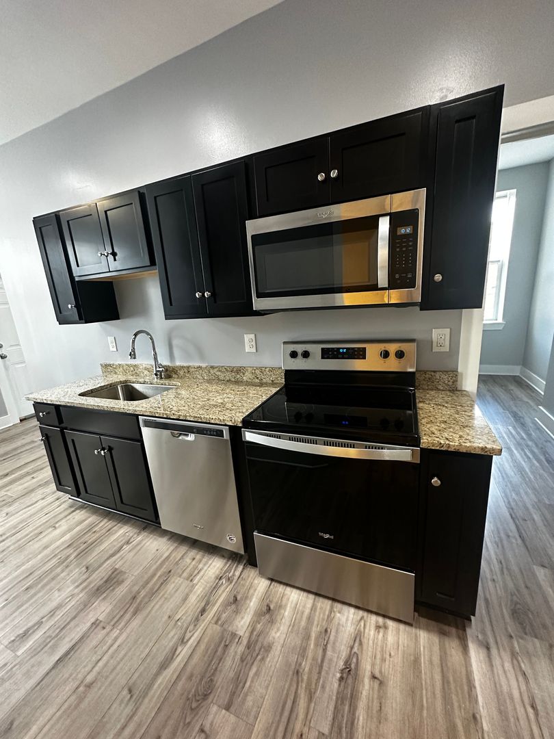 Pittsburgh Apartment: 4632 Centre Ave