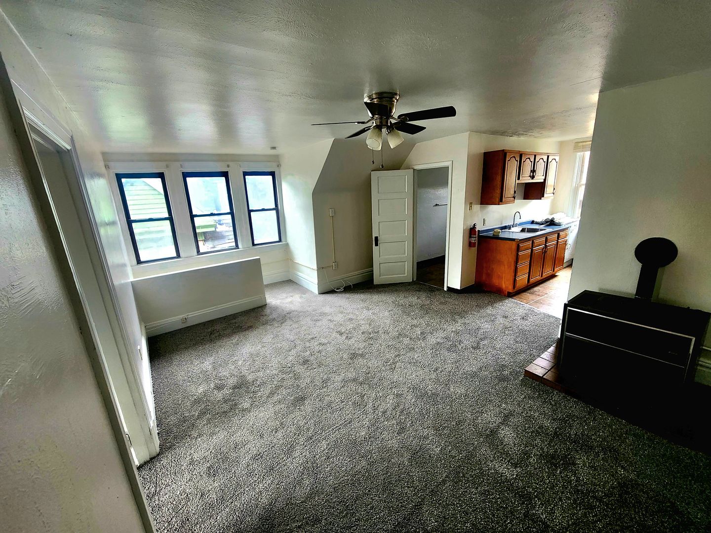 Pittsburgh Apartment: 44 Kendall Ave