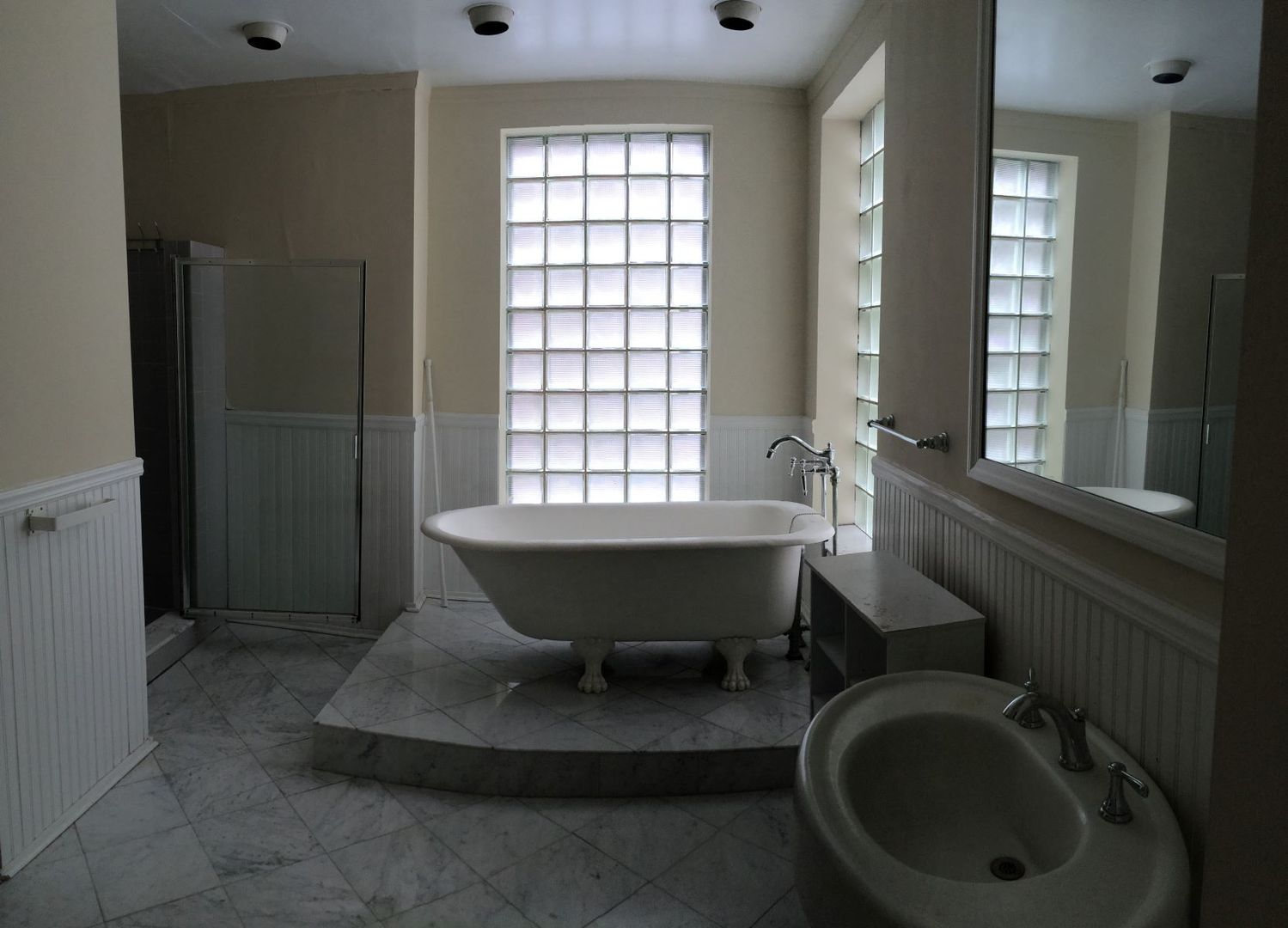 Pittsburgh Apartment: 229 N Dithridge Street