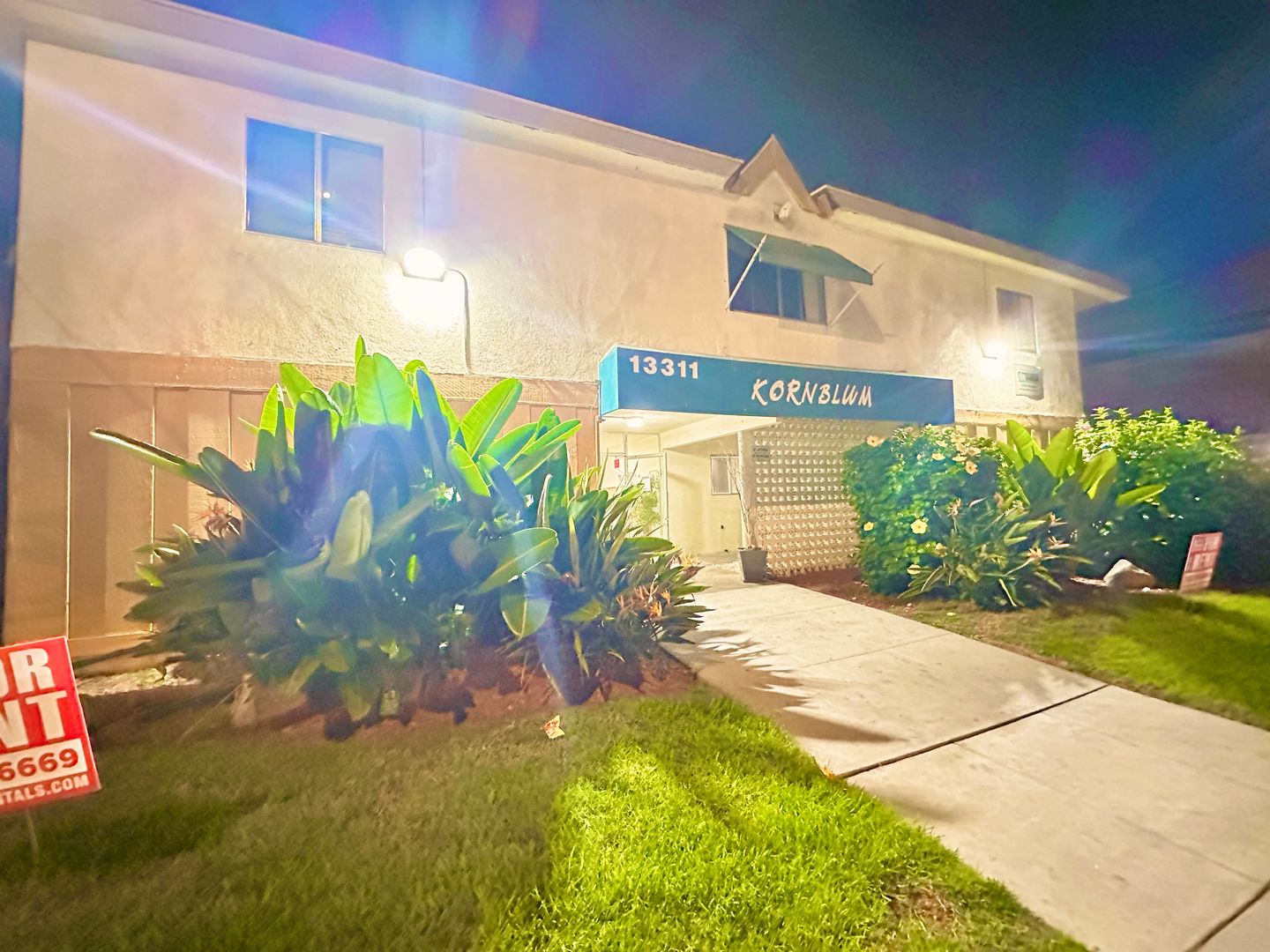 Hawthorne Apartment: 13311 Kornblum Ave