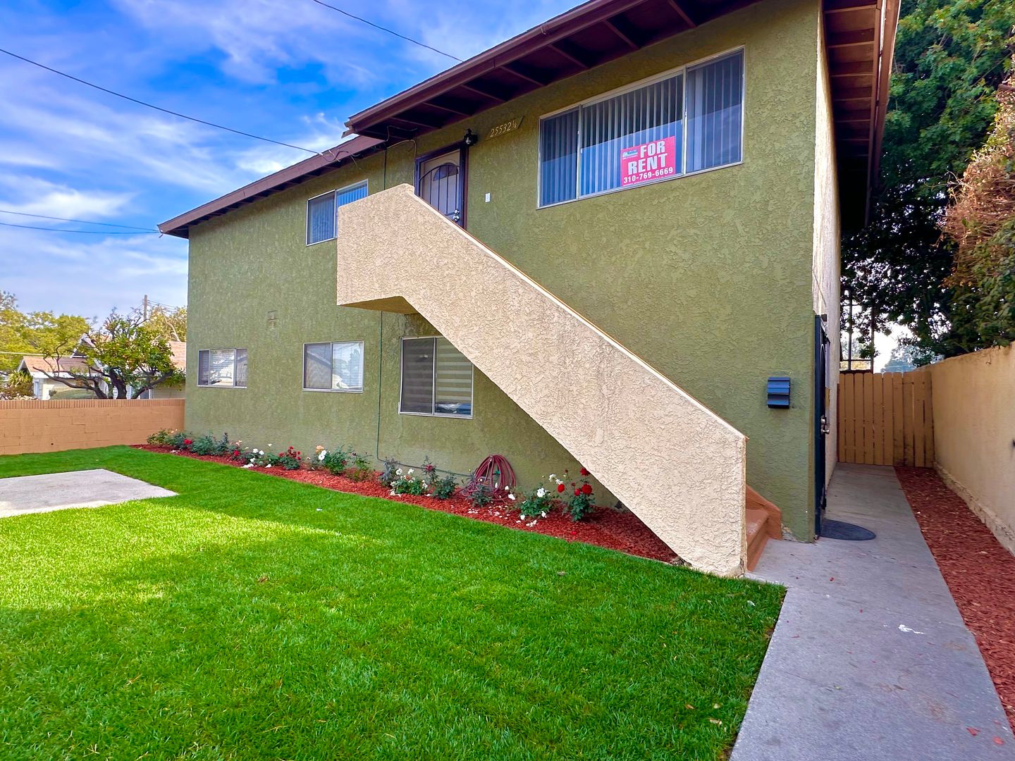 Lomita Apartment: 25530 Oak St.