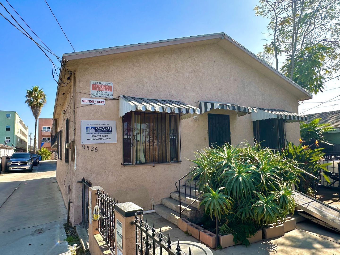 Los Angeles Apartment: 9526 Firth Blvd